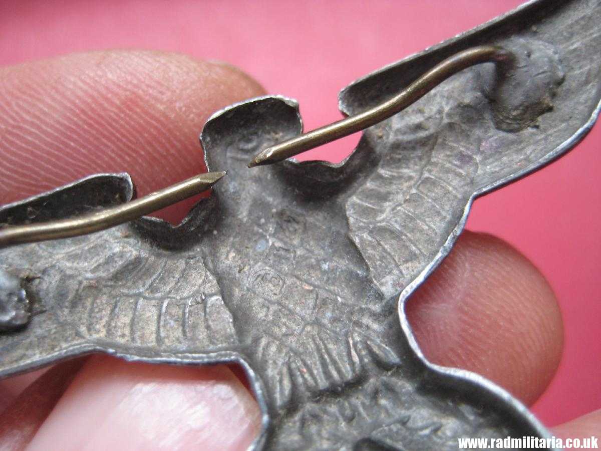 & WW2 original Nazi German metal NSDAP or SA EAGLE Cap BADGE - zinc, maker: RZM M1/7 - Image 4