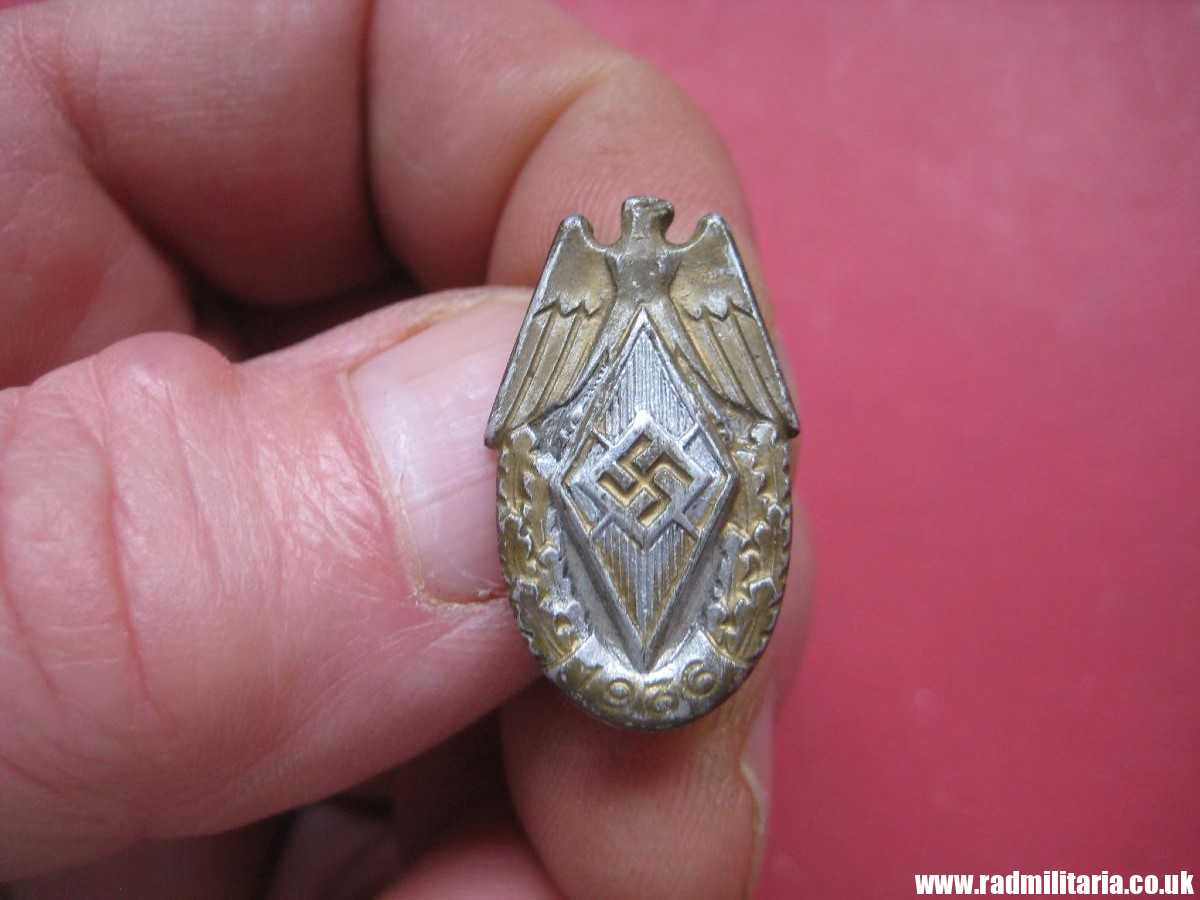 & WW2 German HJ HitlerJugend BADGE 1936 in very good condition, R. Sieper & Sohne. - Image 2