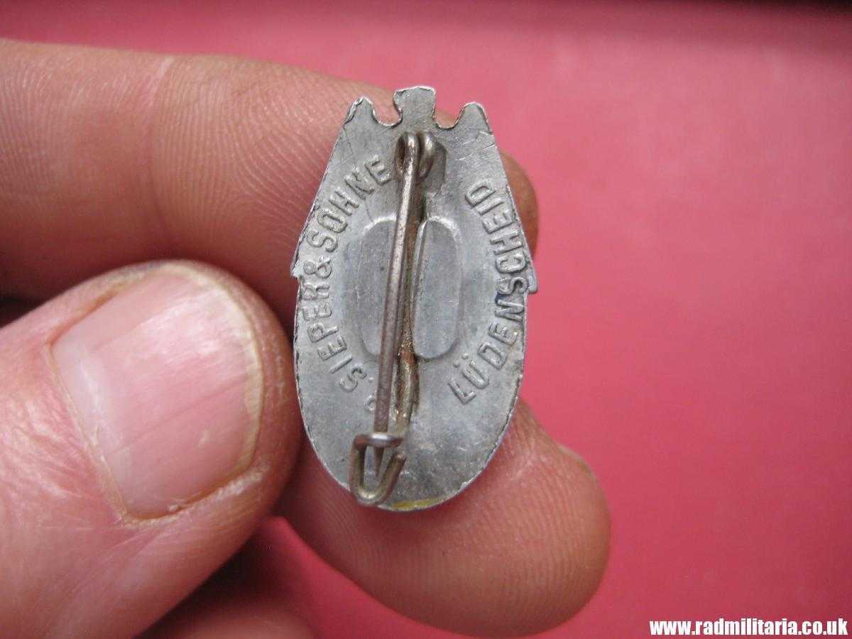 & WW2 German HJ HitlerJugend BADGE 1936 in very good condition, R. Sieper & Sohne. - Image 3