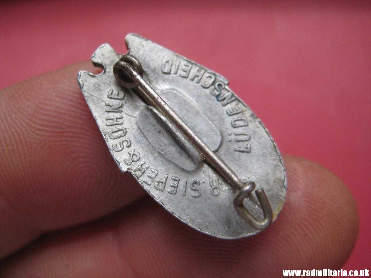 & WW2 German HJ HitlerJugend BADGE 1936 in very good condition, R. Sieper & Sohne. - Image 5