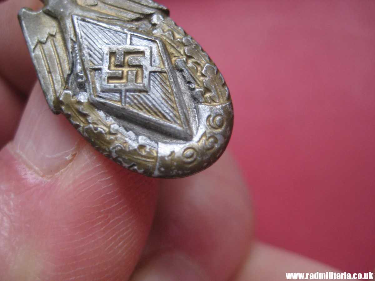 & WW2 German HJ HitlerJugend BADGE 1936 in very good condition, R. Sieper & Sohne. - Image 9