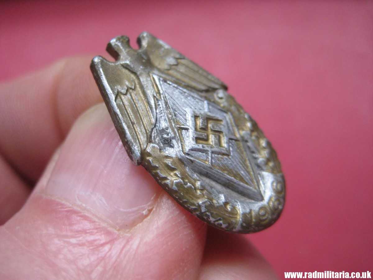 & WW2 German HJ HitlerJugend BADGE 1936 in very good condition, R. Sieper & Sohne.