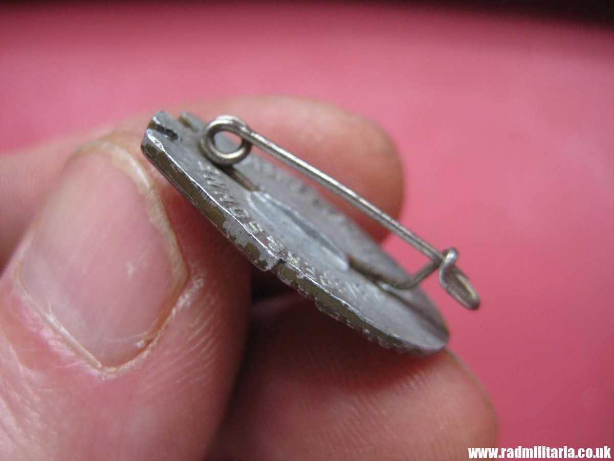 & WW2 German HJ HitlerJugend BADGE 1936 in very good condition, R. Sieper & Sohne. - Image 12