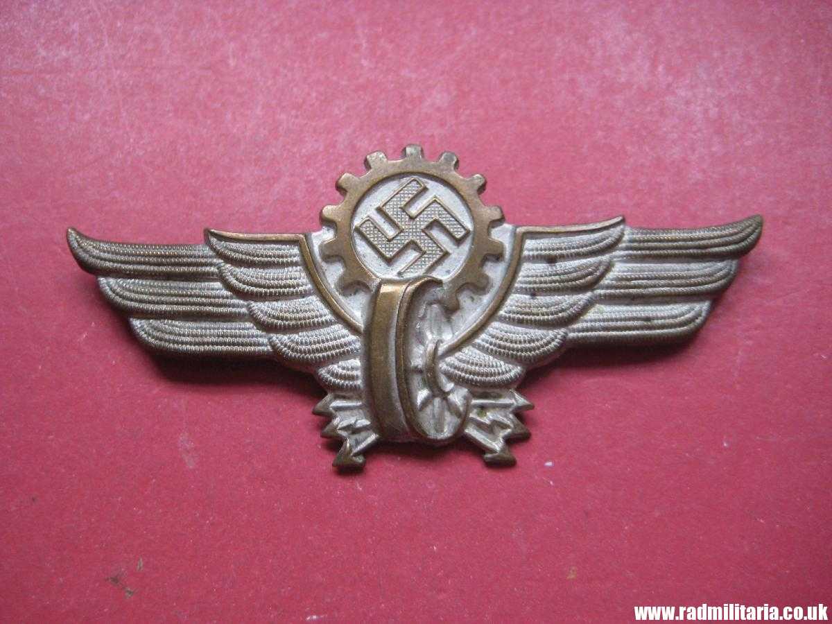 & WW2 very rare German CAP BADGE - Tramway (StraSenbahn, Deutsche Reichsbahn) Peaked CAP BADGE, genuine. - Image 5