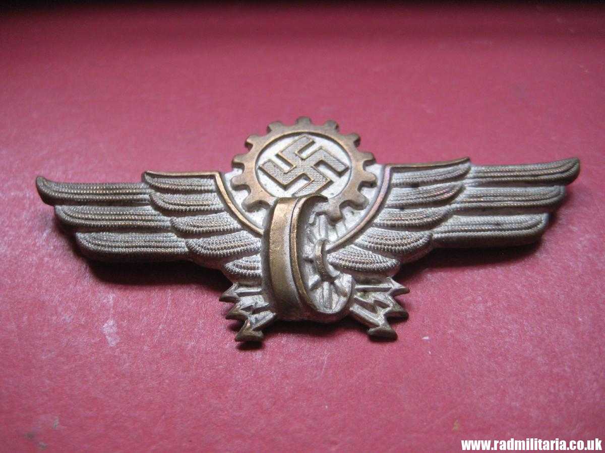 & WW2 very rare German CAP BADGE - Tramway (StraSenbahn, Deutsche Reichsbahn) Peaked CAP BADGE, genuine. - Image 6