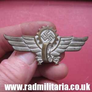 & WW2 very rare German CAP BADGE - Tramway (StraSenbahn, Deutsche Reichsbahn) Peaked CAP BADGE, genuine.