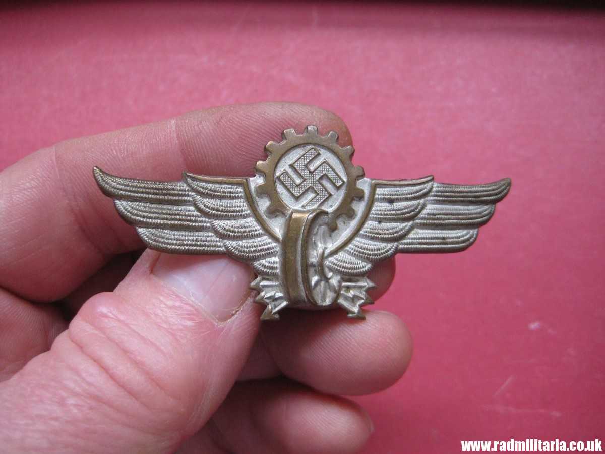 & WW2 very rare German CAP BADGE - Tramway (StraSenbahn, Deutsche Reichsbahn) Peaked CAP BADGE, genuine.
