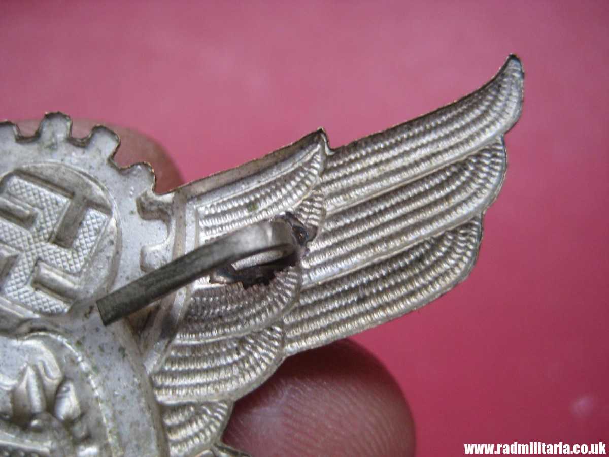 & WW2 very rare German CAP BADGE - Tramway (StraSenbahn, Deutsche Reichsbahn) Peaked CAP BADGE, genuine. - Image 11