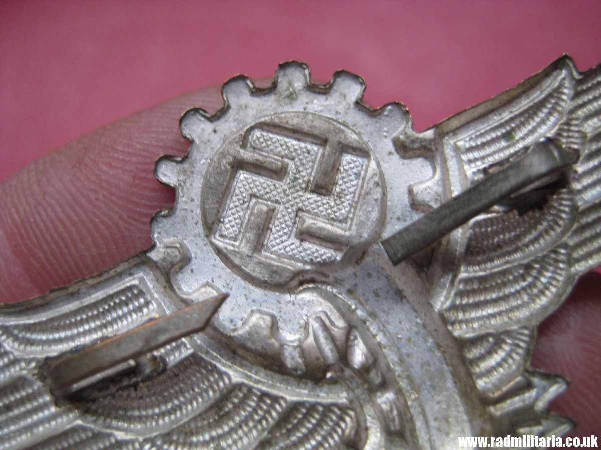 & WW2 very rare German CAP BADGE - Tramway (StraSenbahn, Deutsche Reichsbahn) Peaked CAP BADGE, genuine. - Image 13