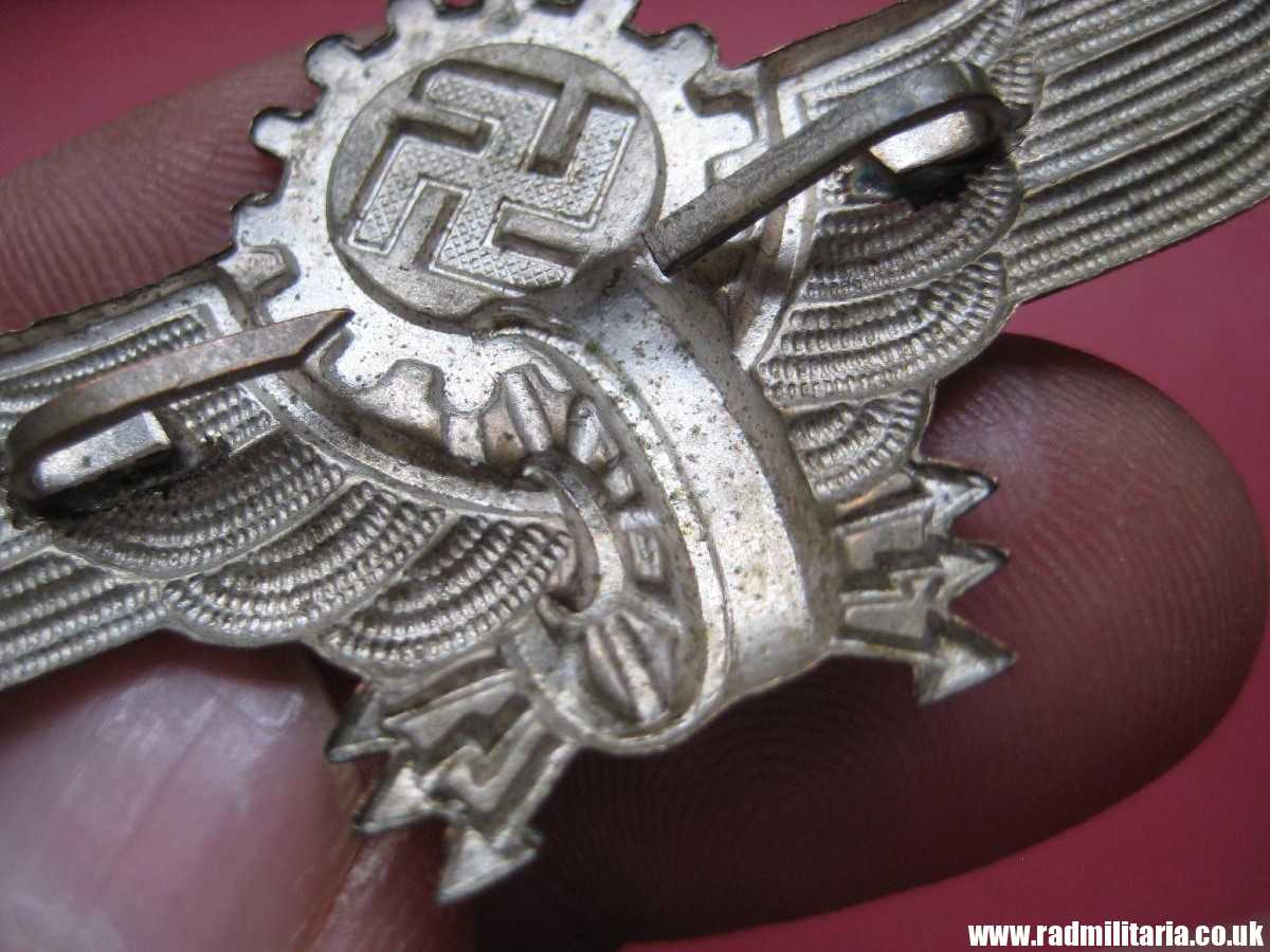 & WW2 very rare German CAP BADGE - Tramway (StraSenbahn, Deutsche Reichsbahn) Peaked CAP BADGE, genuine. - Image 14