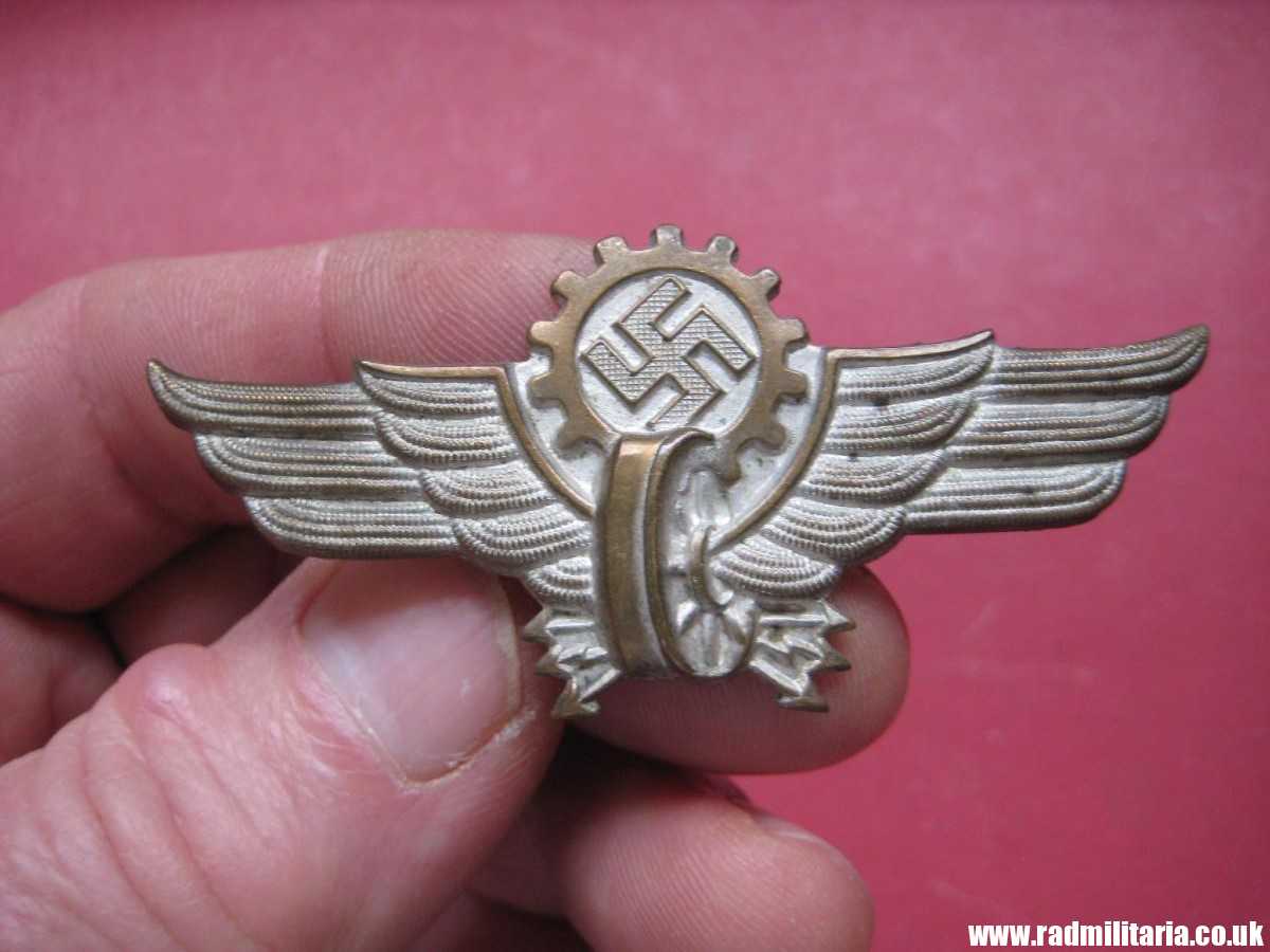 & WW2 very rare German CAP BADGE - Tramway (StraSenbahn, Deutsche Reichsbahn) Peaked CAP BADGE, genuine. - Image 16