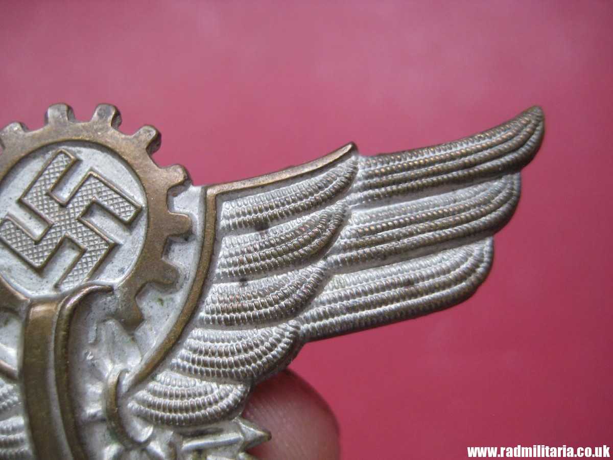 & WW2 very rare German CAP BADGE - Tramway (StraSenbahn, Deutsche Reichsbahn) Peaked CAP BADGE, genuine. - Image 17