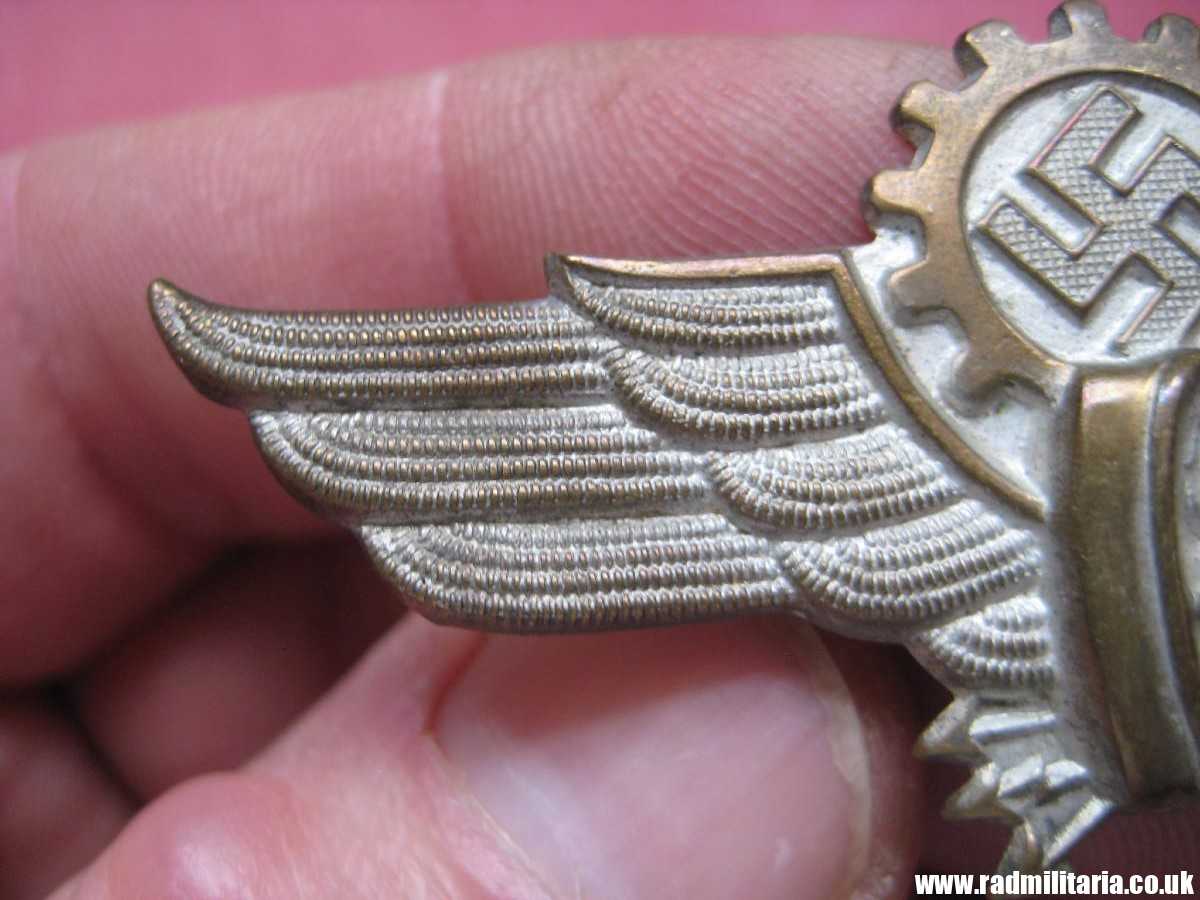 & WW2 very rare German CAP BADGE - Tramway (StraSenbahn, Deutsche Reichsbahn) Peaked CAP BADGE, genuine. - Image 19
