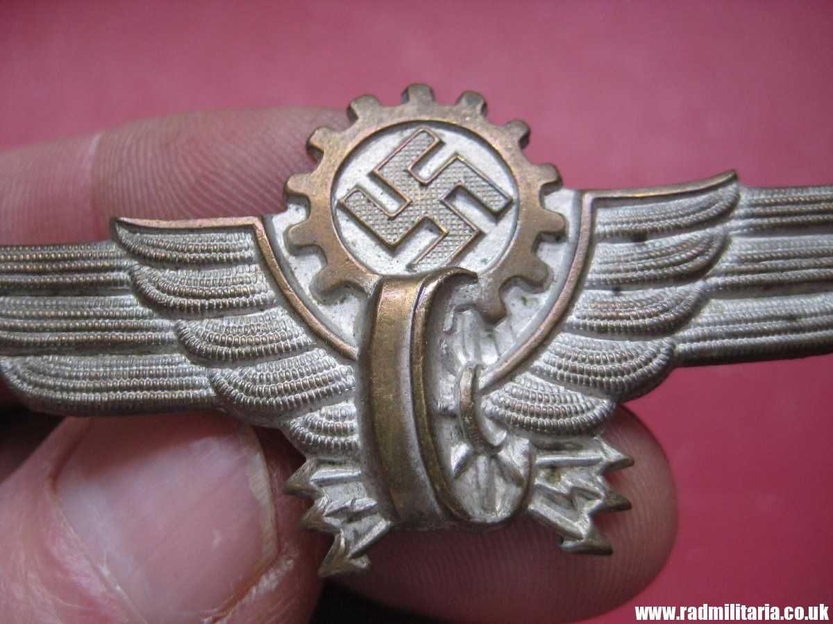 & WW2 very rare German CAP BADGE - Tramway (StraSenbahn, Deutsche Reichsbahn) Peaked CAP BADGE, genuine. - Image 20
