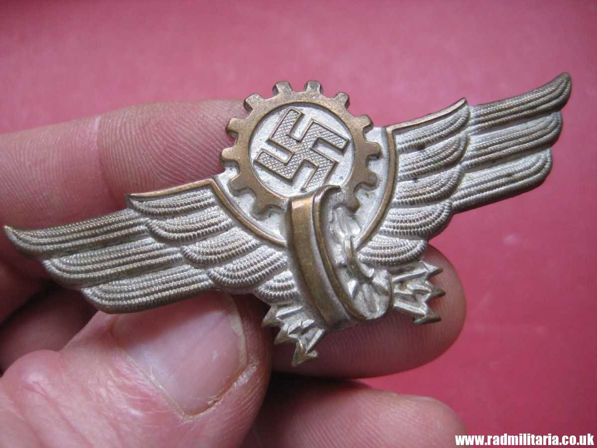 & WW2 very rare German CAP BADGE - Tramway (StraSenbahn, Deutsche Reichsbahn) Peaked CAP BADGE, genuine. - Image 21