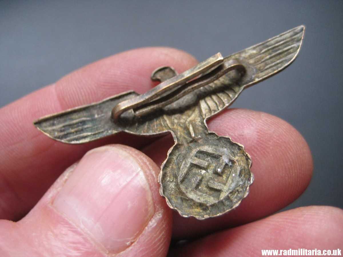 & WW2 rare FIRST PATTERN German metal EAGLE Cap BADGE in very good condition: Wehrmacht / Kriegsmarine. - Image 14