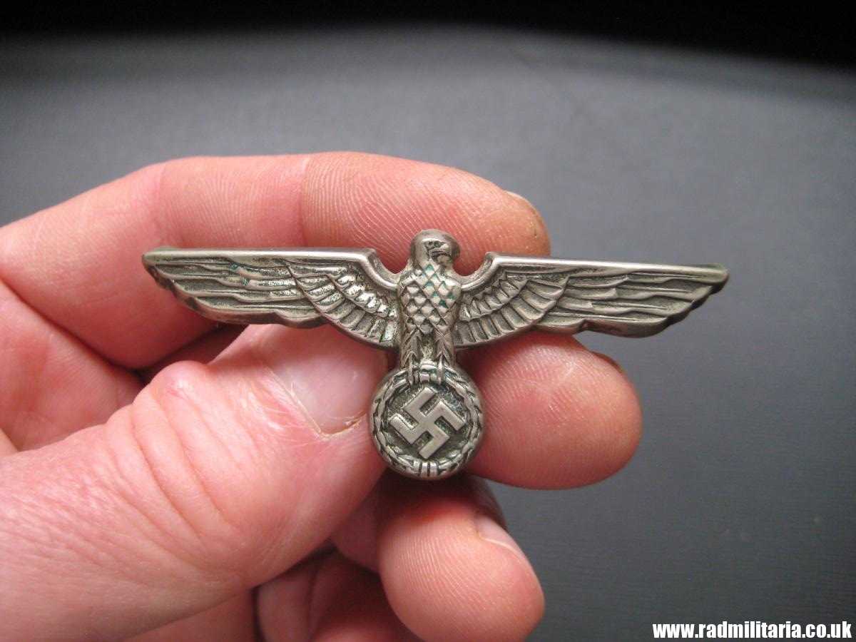 & WW2 original German Wehrmacht EAGLE CAP BADGE white metal, early production, good condition. - Image 4