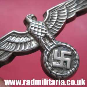 & WW2 original German Wehrmacht EAGLE CAP BADGE white metal, early production, good condition.