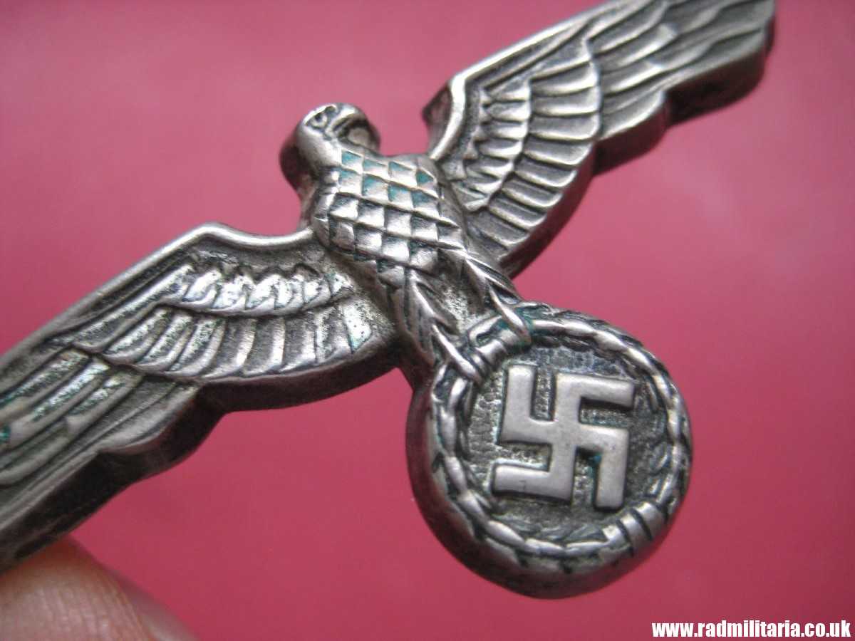 & WW2 original German Wehrmacht EAGLE CAP BADGE white metal, early production, good condition.