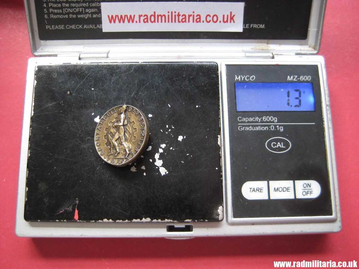 & original German PLASTIC BADGE: Sportappell der Betriebe 1939, maker: RZM M9/25 R. Siepper & Sohne - Image 12