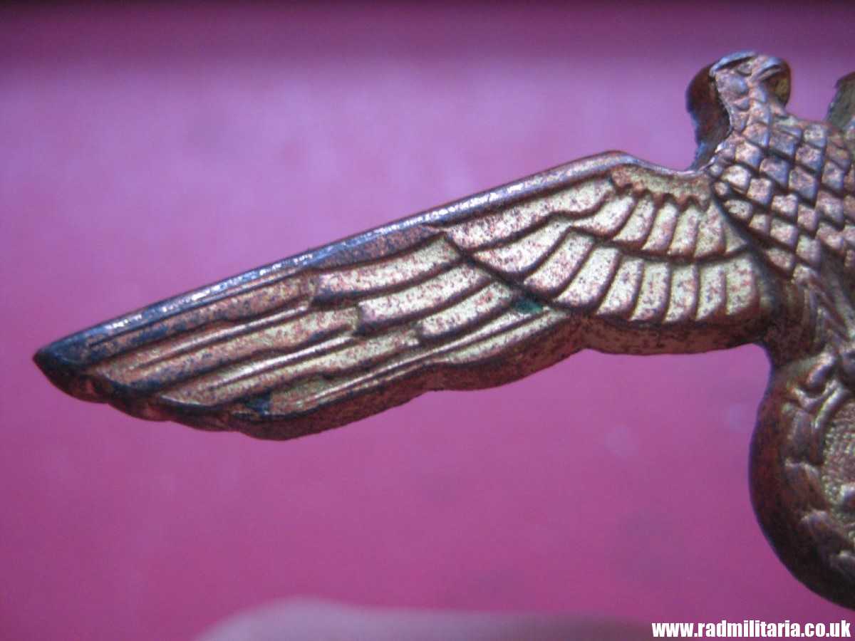 & original German KRIEGSMARINE EAGLE BADGE - gold color CAP BADGE in good condition. - Image 9