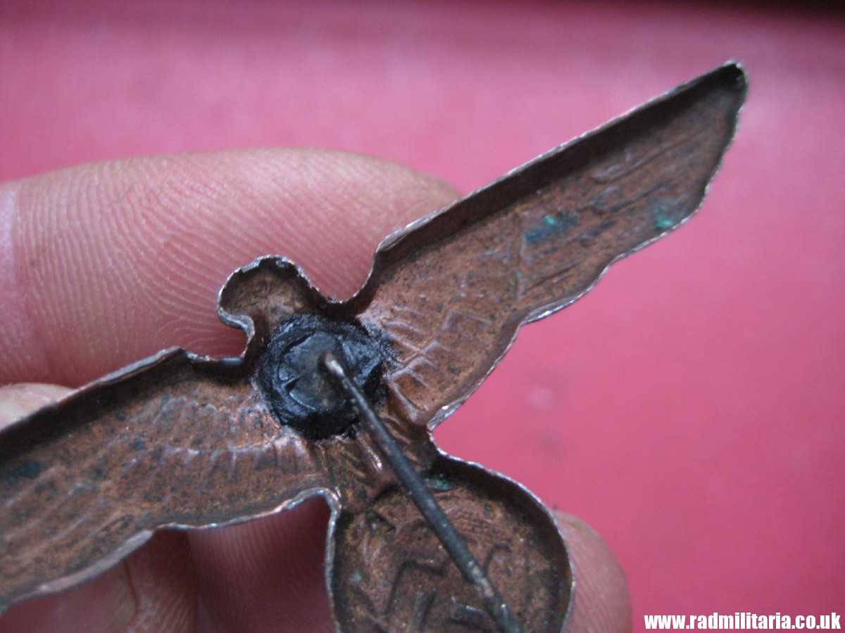 & original German KRIEGSMARINE EAGLE BADGE - gold color CAP BADGE in good condition. - Image 15