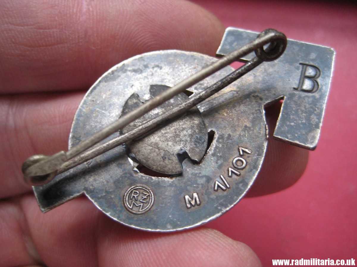 & WW2 German HitlerJugend BADGE - FUR LEISTUNGEN in DER H.J. - maker: RZM M1/101 - Image 6