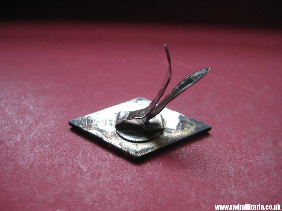 & WW2 German HJ knife ENAMEL BADGE - HitlerJugend. RZM M1/15. Genuine badge ! - Image 10