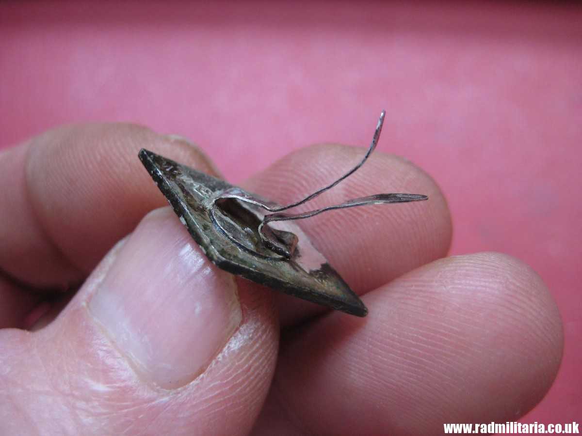 & WW2 German HJ knife ENAMEL BADGE - HitlerJugend. RZM M1/15. Genuine badge ! - Image 11