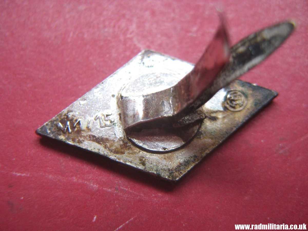 & WW2 German HJ knife ENAMEL BADGE - HitlerJugend. RZM M1/15. Genuine badge ! - Image 4