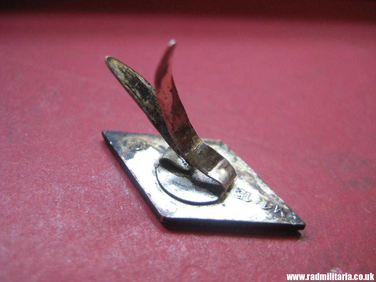 & WW2 German HJ knife ENAMEL BADGE - HitlerJugend. RZM M1/15. Genuine badge ! - Image 13