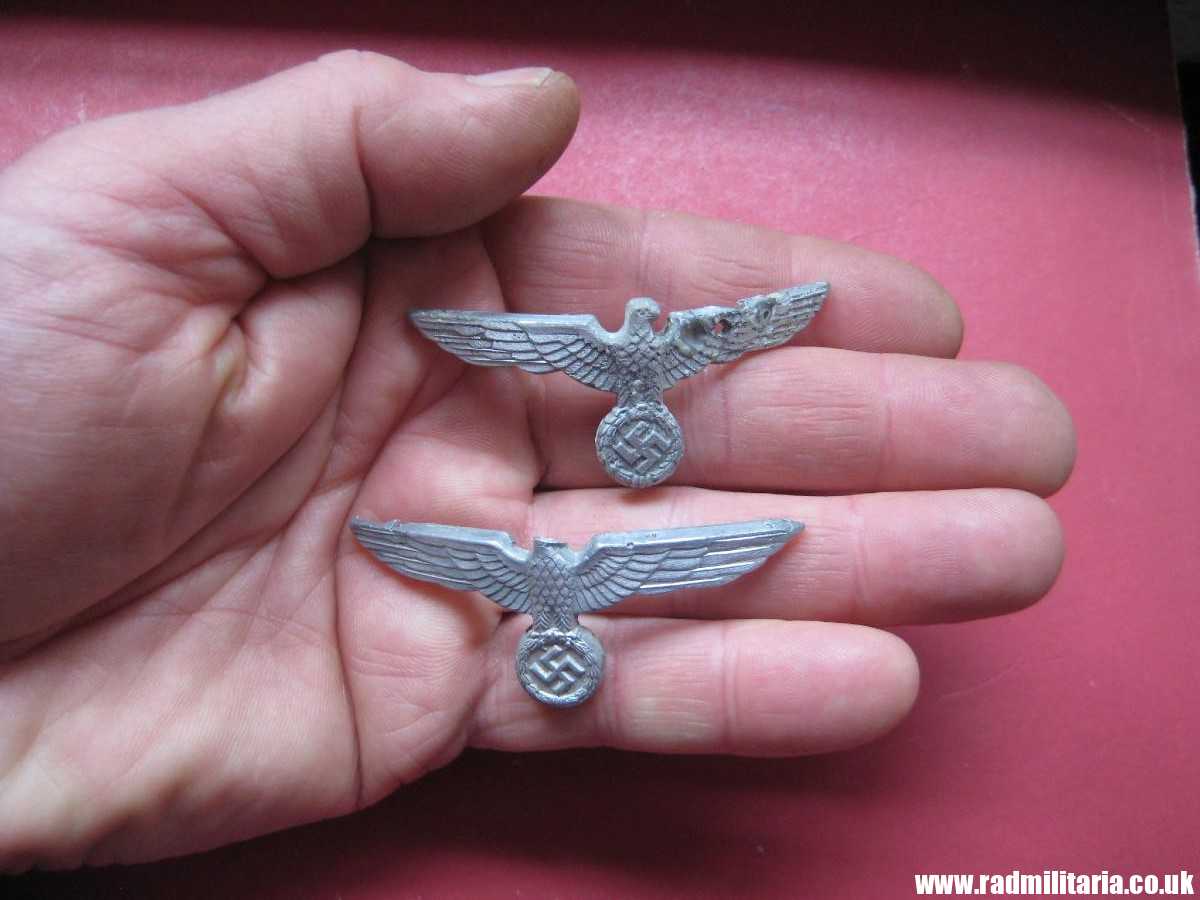& WW2 genuine German EAGLE CAP BADGES in poor condition - SET of 2 - metal detecting find. - Image 6