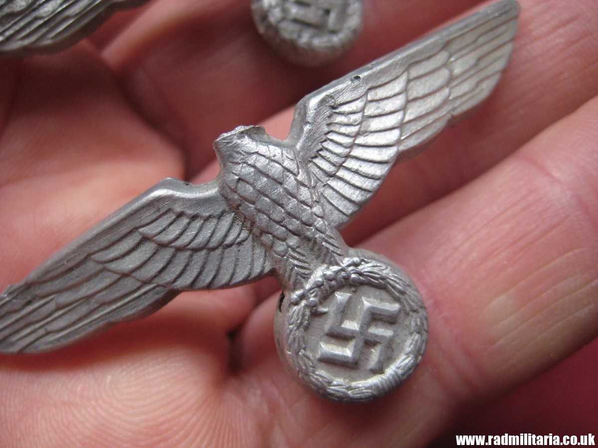 & WW2 genuine German EAGLE CAP BADGES in poor condition - SET of 2 - metal detecting find. - Image 8