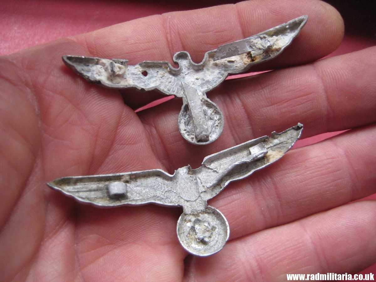 & WW2 genuine German EAGLE CAP BADGES in poor condition - SET of 2 - metal detecting find. - Image 12