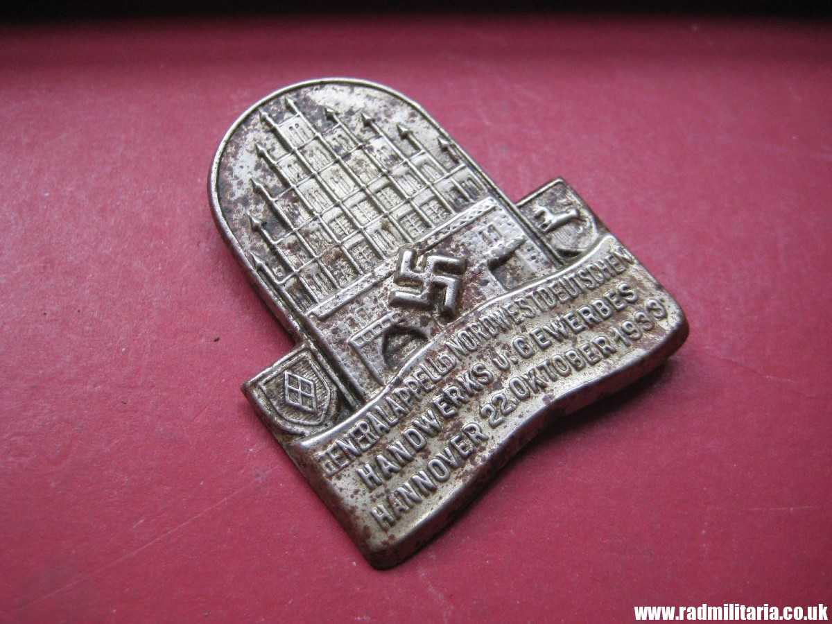 & WW2 German COMMEMORATIVE TINNIE BADGE - Hannover 1933. - Image 2