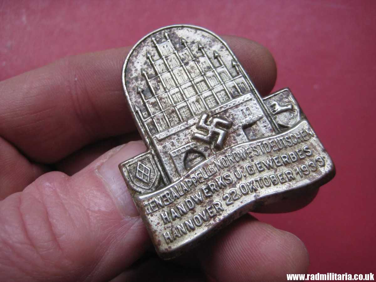 & WW2 German COMMEMORATIVE TINNIE BADGE - Hannover 1933. - Image 9