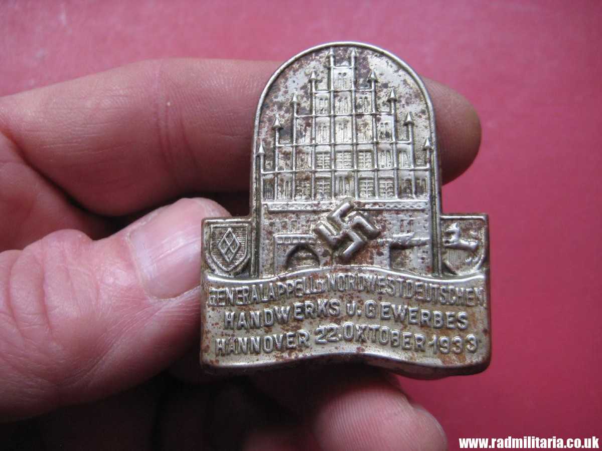 & WW2 German COMMEMORATIVE TINNIE BADGE - Hannover 1933. - Image 10