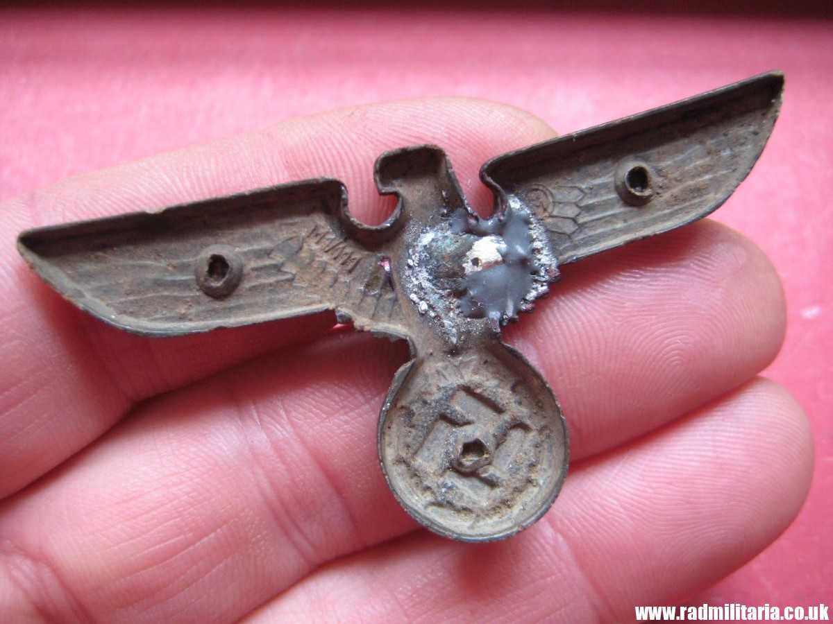 & WW2 Nazi German NSDAP eagle BADGE - zinc Cap Badge, marked: RZM M1/111 - repaired. - Image 12
