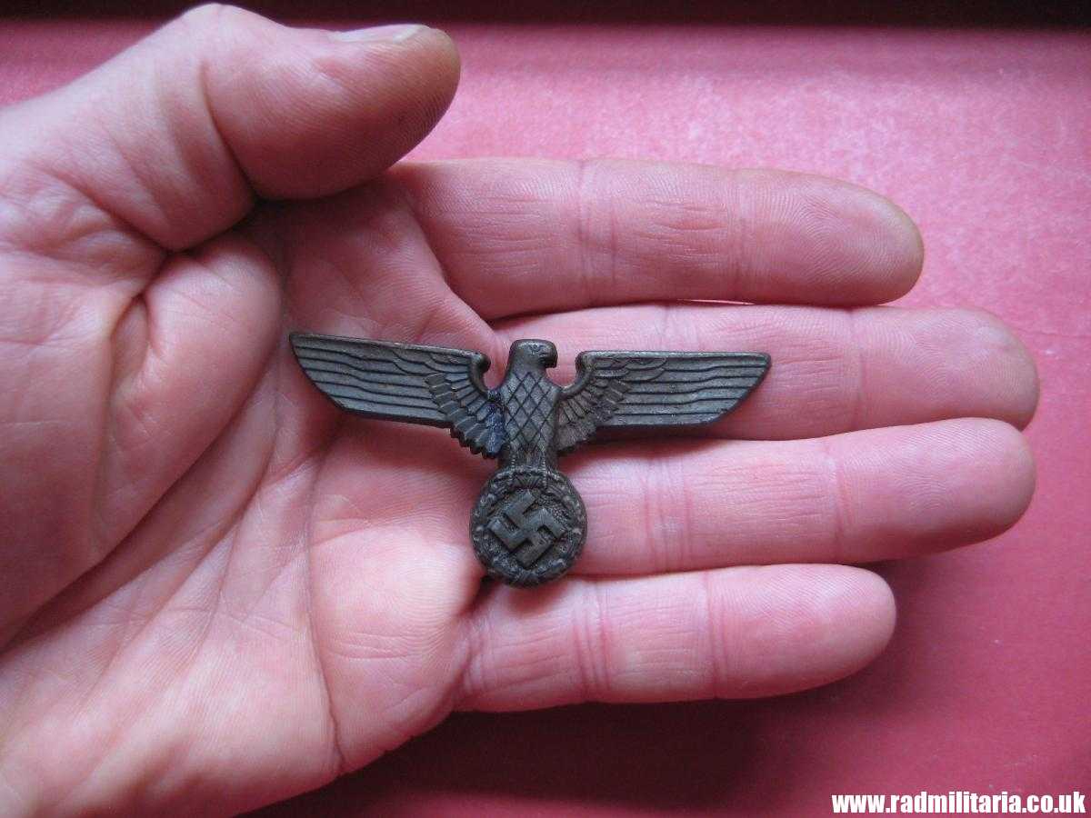 & WW2 Nazi German NSDAP eagle BADGE - zinc Cap Badge, marked: RZM M1/111 - repaired. - Image 13