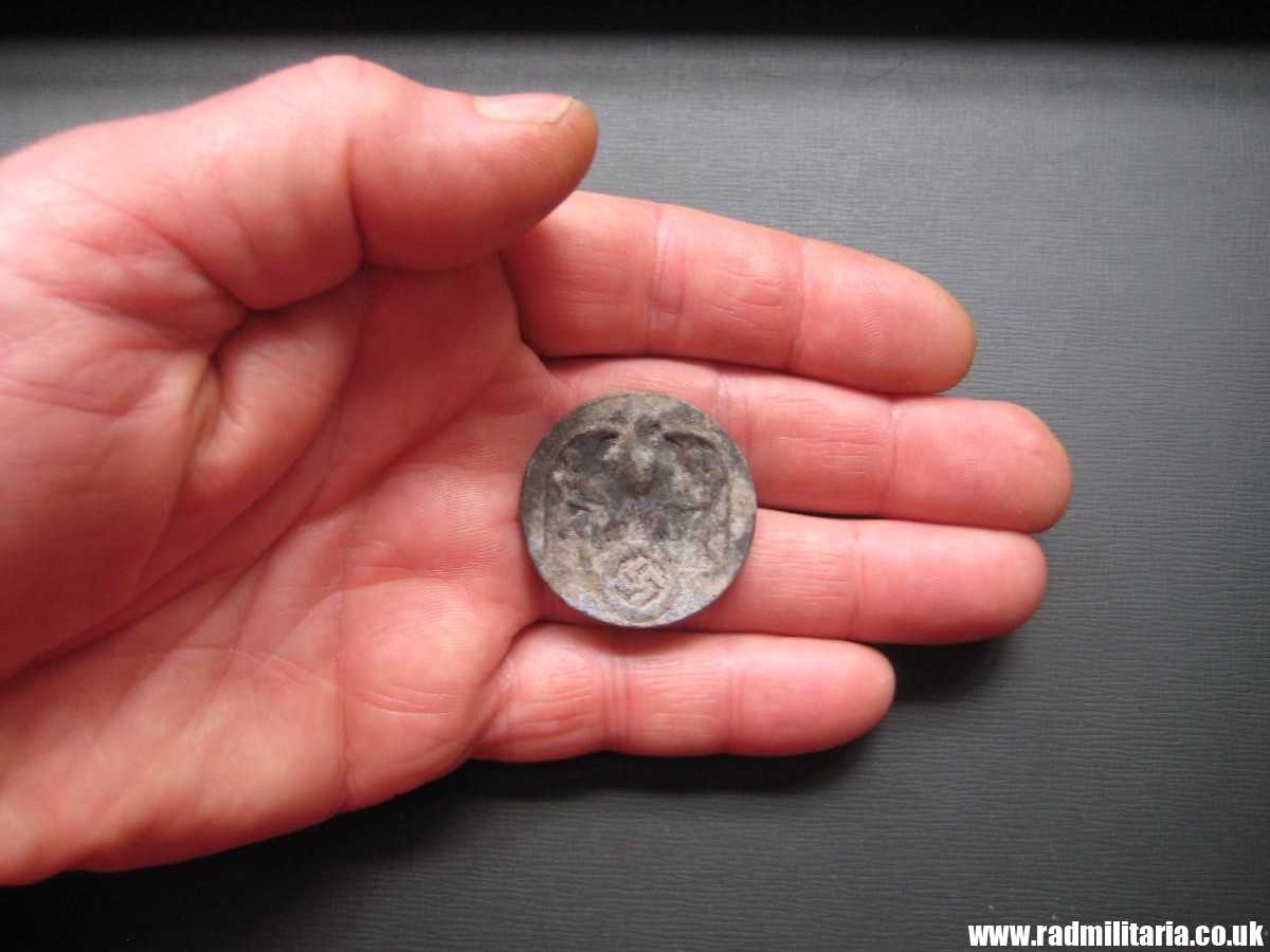 & WW2 original German BADGE - Tag des Deutschen Handwerks 1939, poor condition. - Image 7