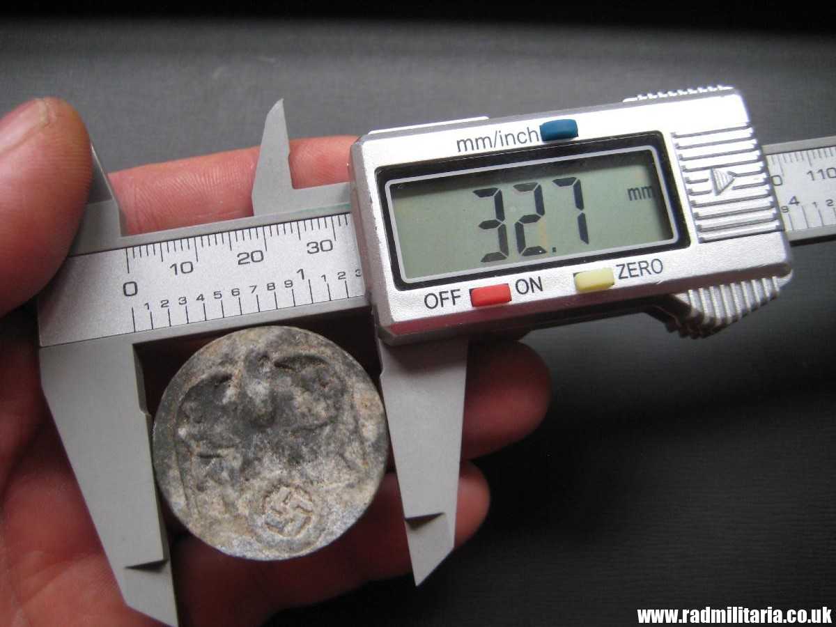 & WW2 original German BADGE - Tag des Deutschen Handwerks 1939, poor condition. - Image 10