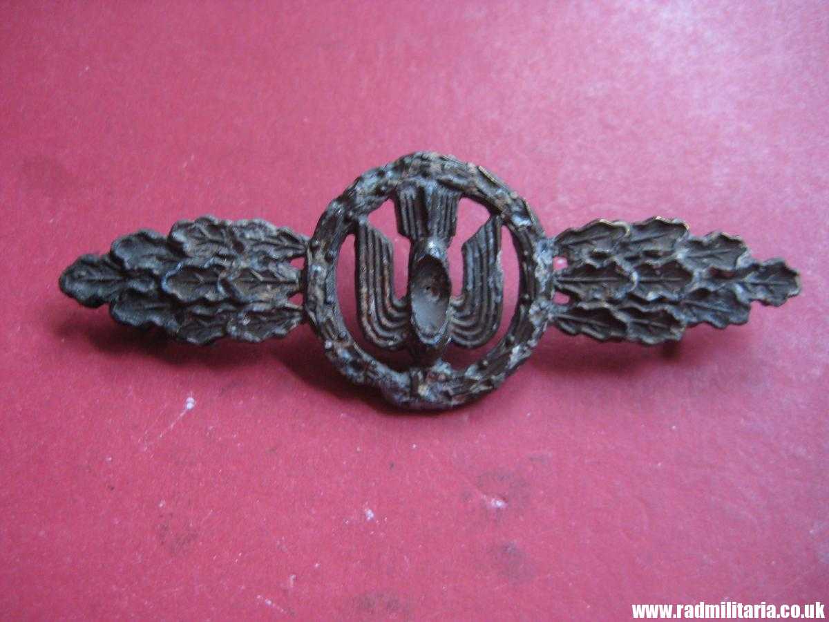 SOLD & WW2 original LUFTWAFFE BADGE: Squadron Clasp for Bomber Pilots, poor condition - metal detecting find..*****.. - Image 6