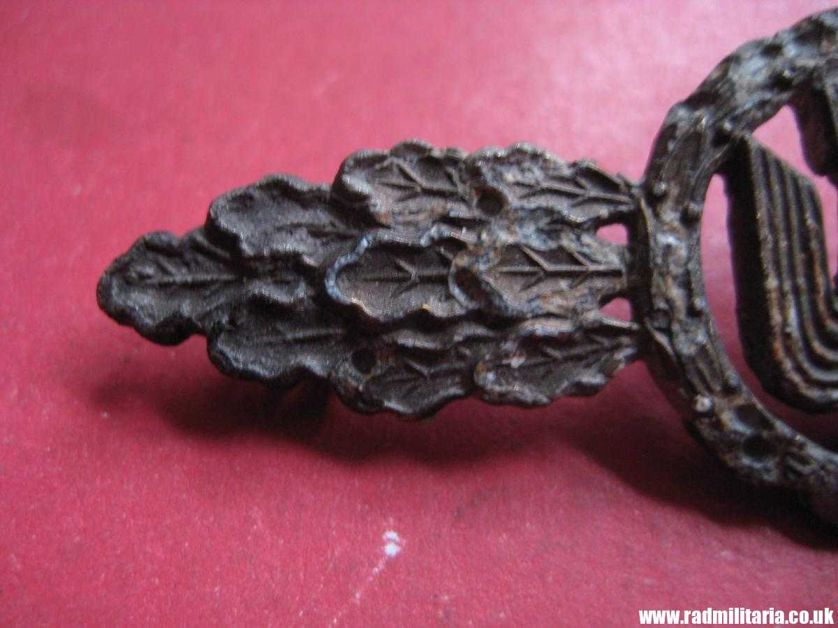 SOLD & WW2 original LUFTWAFFE BADGE: Squadron Clasp for Bomber Pilots, poor condition - metal detecting find..*****.. - Image 9