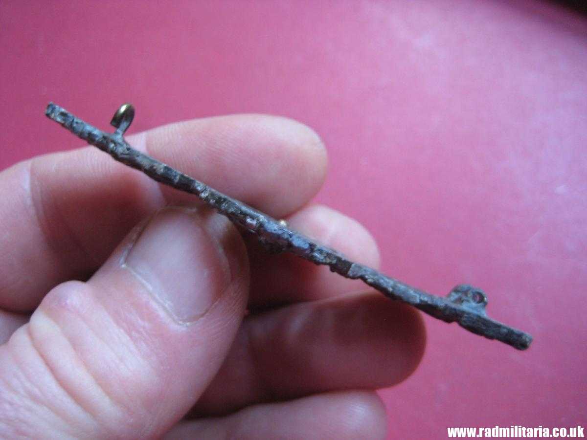 SOLD & WW2 original LUFTWAFFE BADGE: Squadron Clasp for Bomber Pilots, poor condition - metal detecting find..*****.. - Image 13