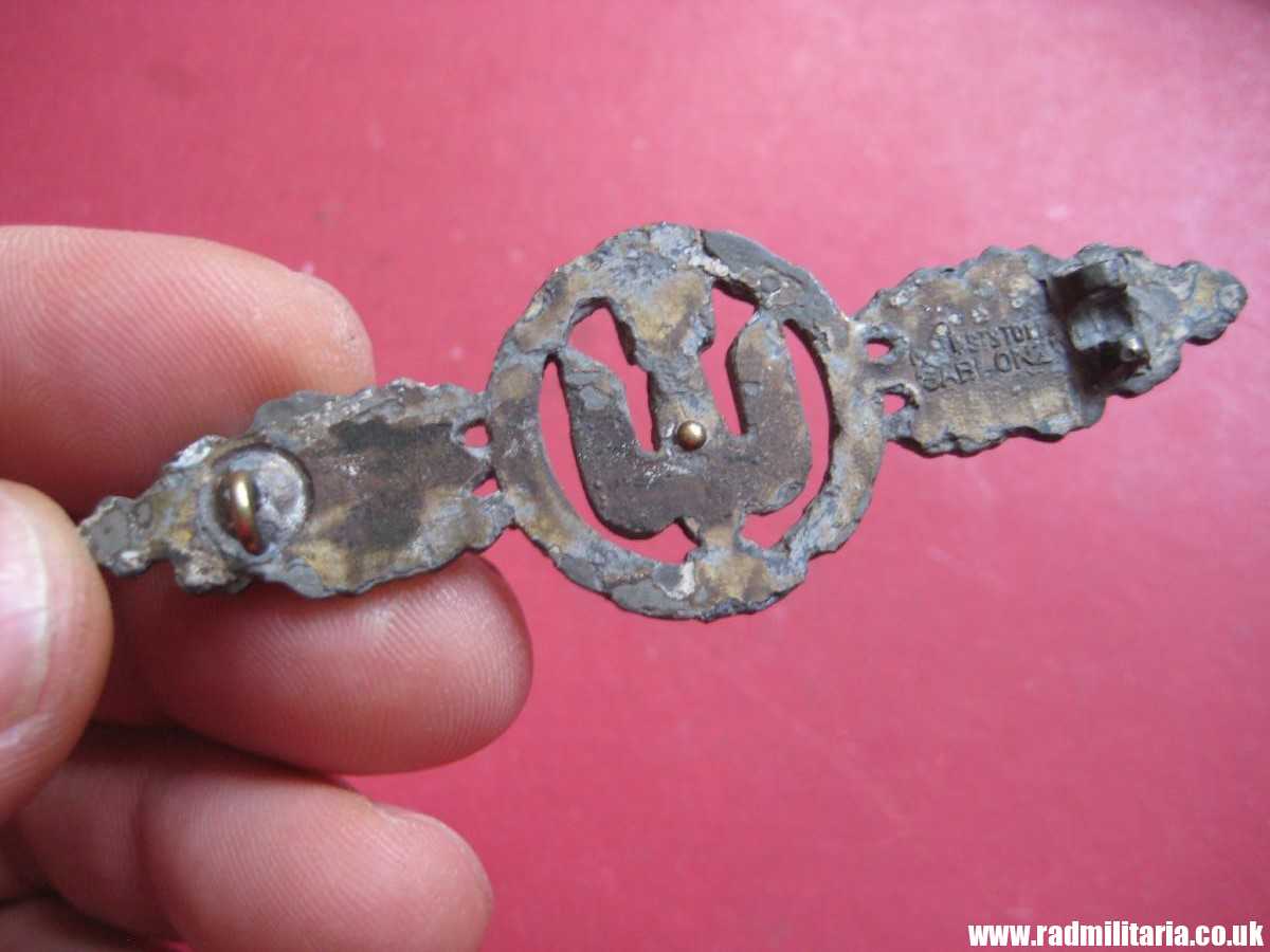 SOLD & WW2 original LUFTWAFFE BADGE: Squadron Clasp for Bomber Pilots, poor condition - metal detecting find..*****.. - Image 5