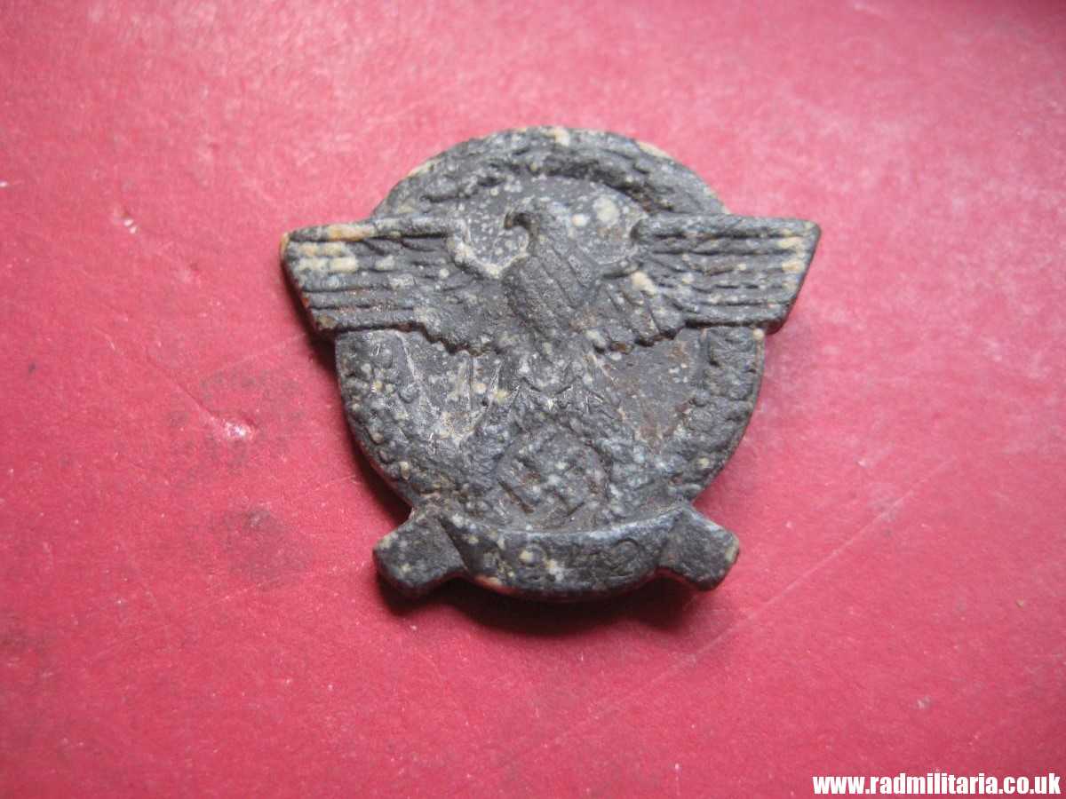 & WW2 small nazi GERMAN Police Eagle BADGE with date 1942 - metal detecting find. - Image 6