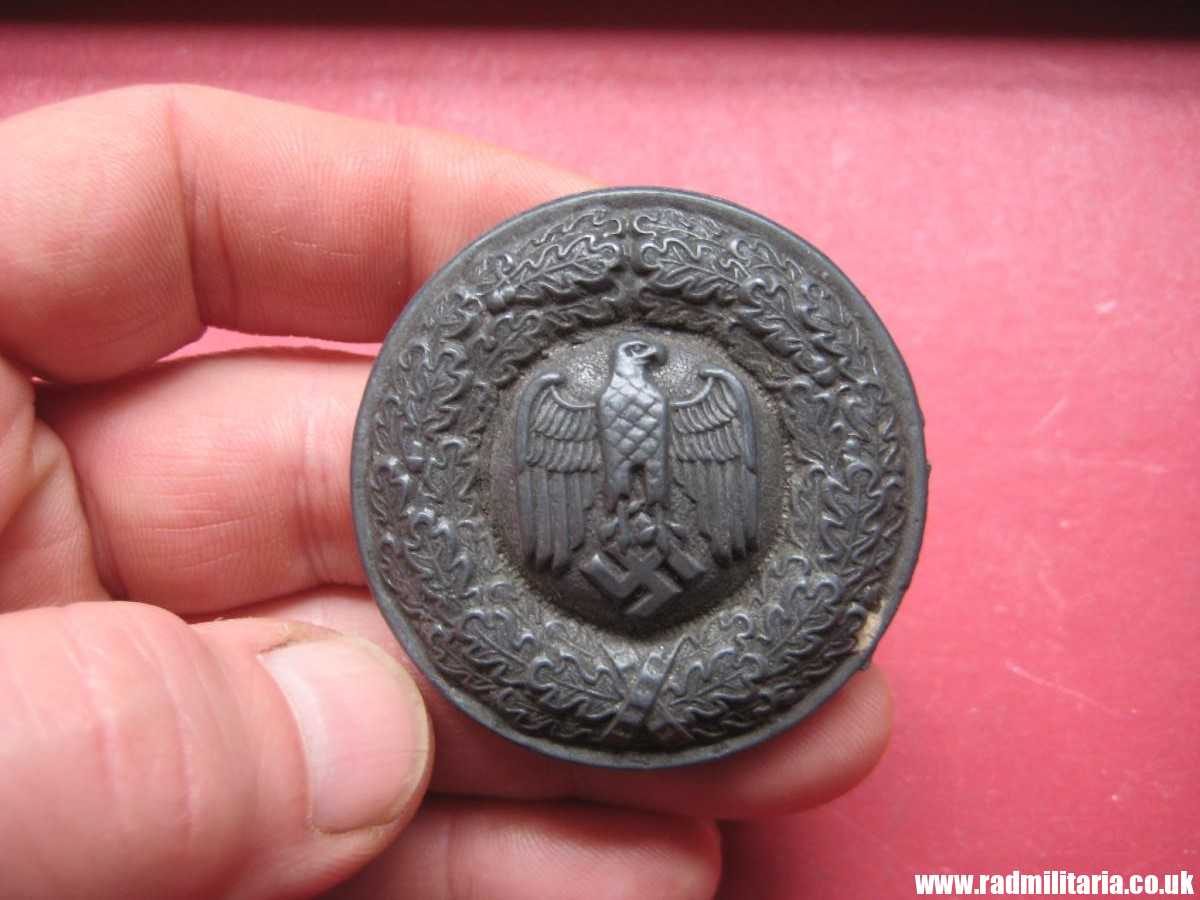 & WW2 zinc GERMAN BELT BUCKLE - damaged. - Image 2