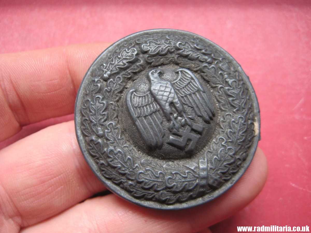 & WW2 zinc GERMAN BELT BUCKLE - damaged.