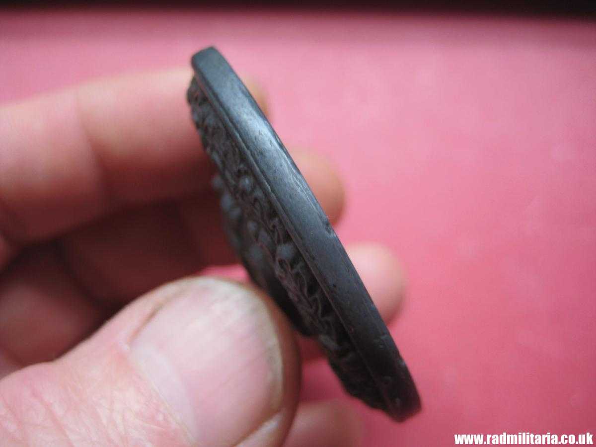 & WW2 zinc GERMAN BELT BUCKLE - damaged. - Image 6