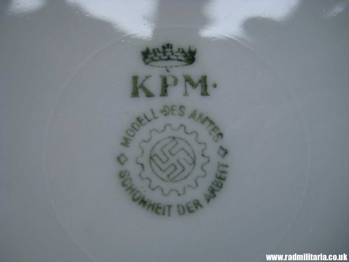 & WW2 original German CERAMIC SOUP PLATE with an unusual GERMAN EAGLE & inscription DEUTSCHE POST OSTEN, maker: KPM - Image 12